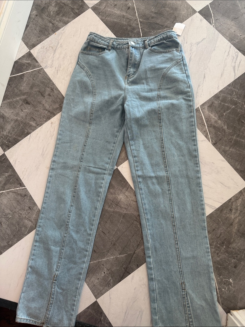 Le Lis Straight-Leg Jeans in Light Blue Wash